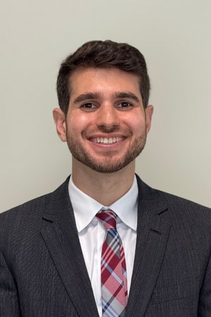 Dr Justin Arnett (300 x 450 px)